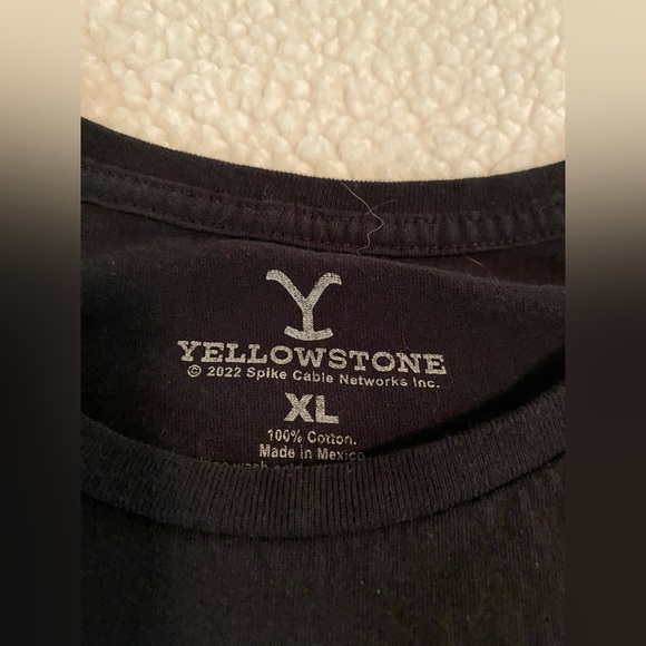 Yellowstone Dutton Ranch Graphic Tee size Xl - Picture 3 of 4
